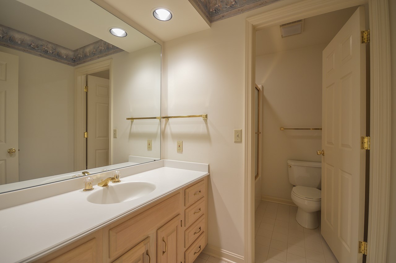 1301 Timberlake Road Evansville, IN 47710 - Photo 17 of 21 Gallery Image 17