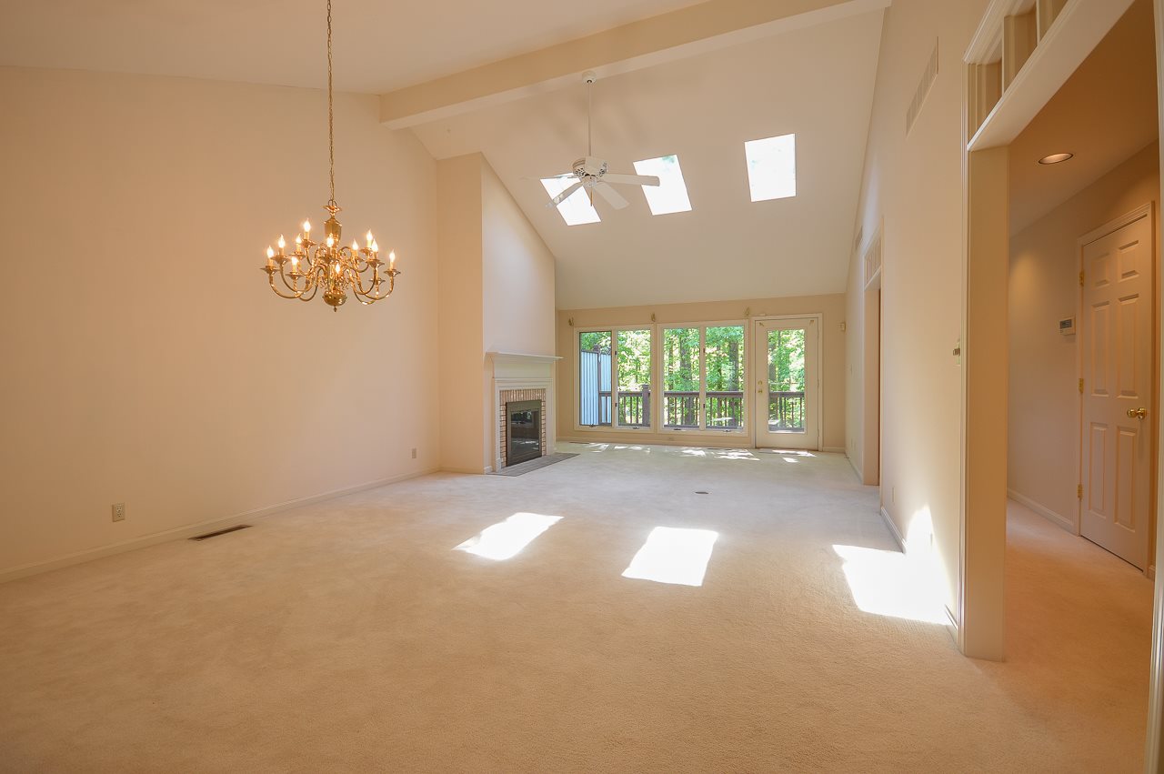 1301 Timberlake Road Evansville, IN 47710 - Photo 5 of 21 Gallery Image 5