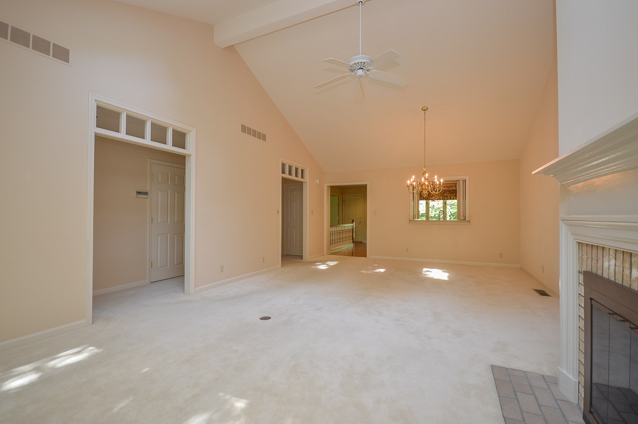 1301 Timberlake Road Evansville, IN 47710 - Photo 7 of 21 Gallery Image 7