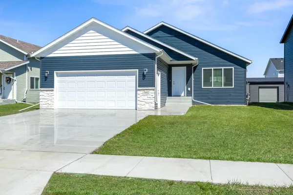$445,000 | 7442 20th Street South, Fargo, ND 58104