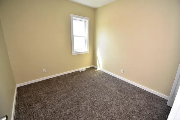 $179,900 | 208 West Jefferson Street, Frankfort, IN 46041