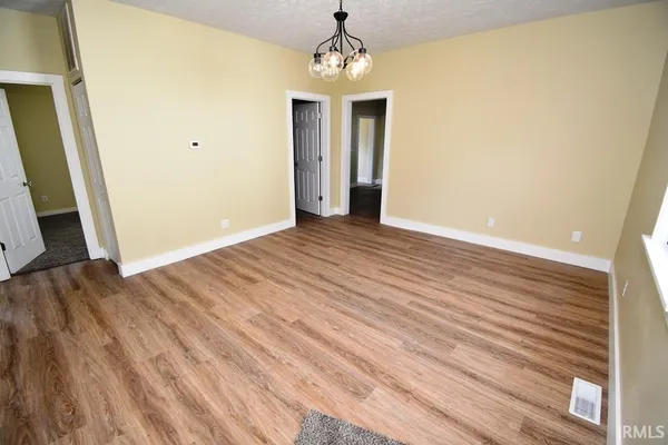 $179,900 | 208 West Jefferson Street, Frankfort, IN 46041