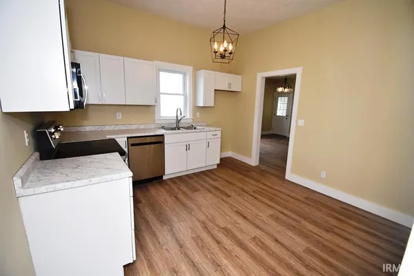 $179,900 | 208 West Jefferson Street, Frankfort, IN 46041