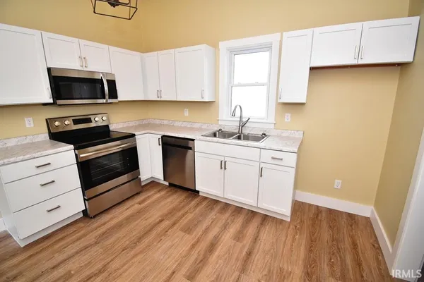 $179,900 | 208 West Jefferson Street, Frankfort, IN 46041