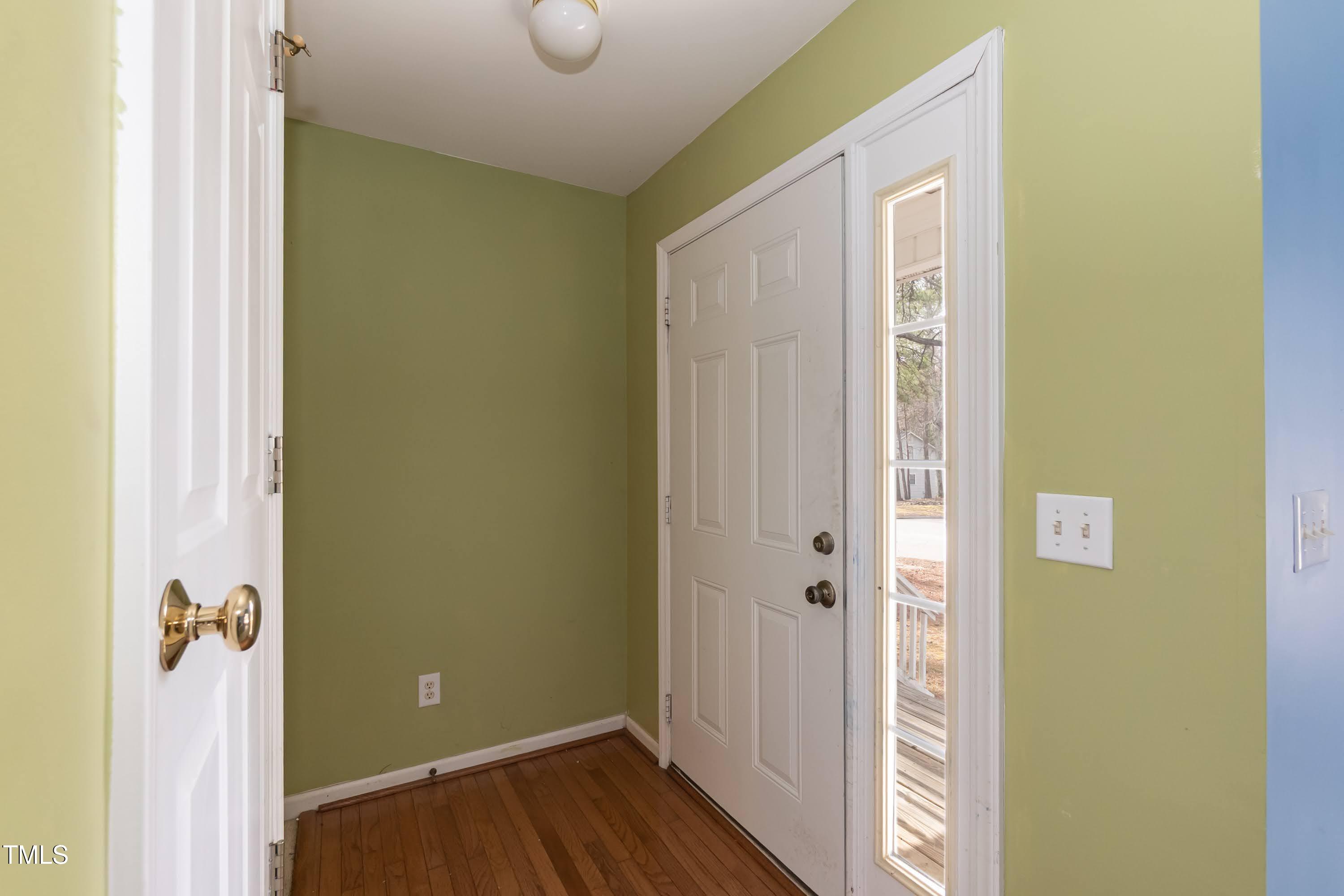 4627 Sinclair Drive Raleigh, NC 27616 - Photo 9 of 38 Enterance 01