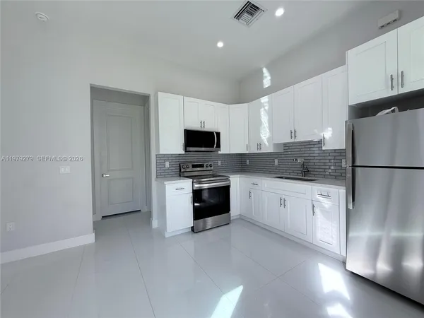 $1,650 | 4681 18th Avenue Southeast, Unit 2, Naples, FL 34117