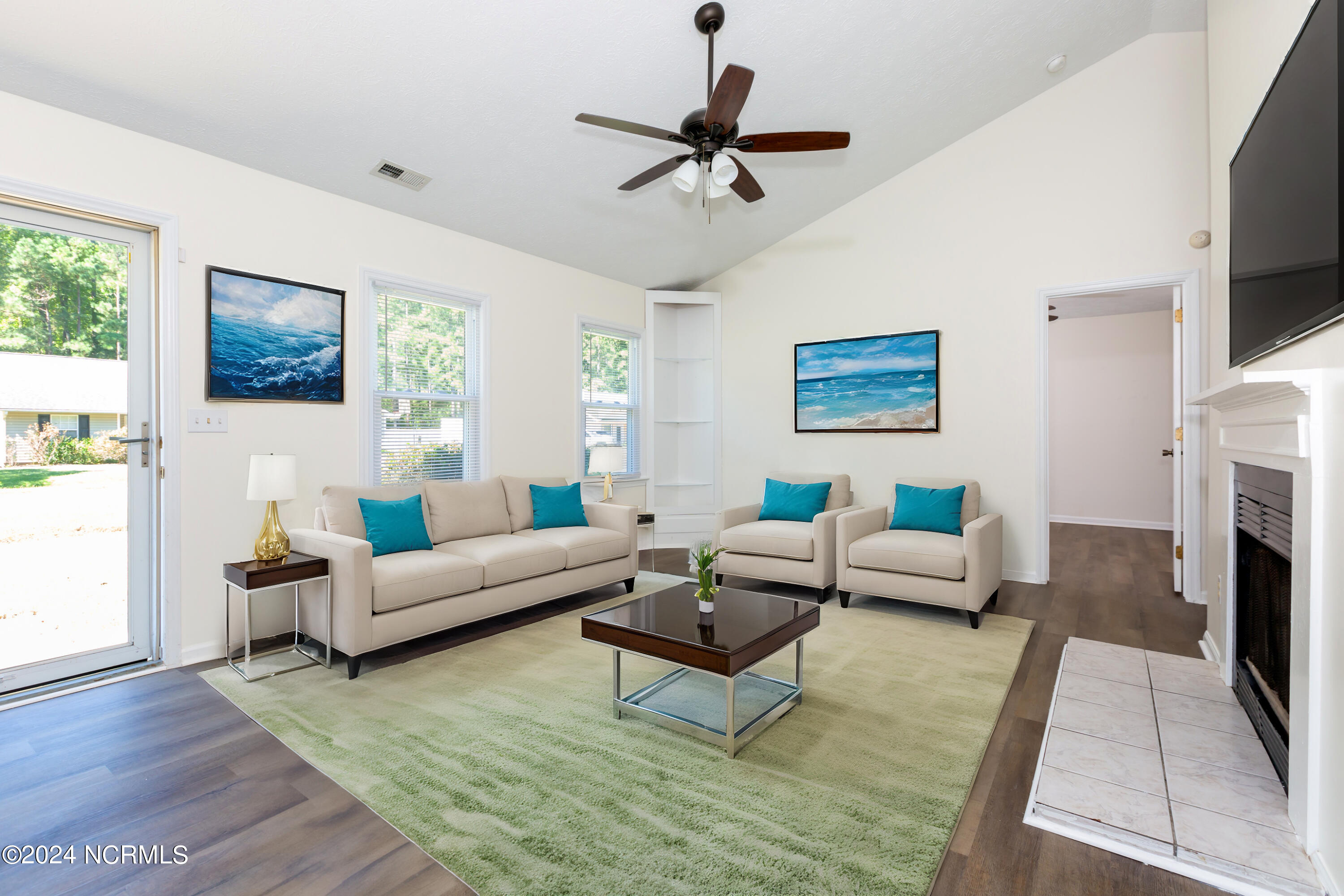 5708 County Line Road New Bern, NC 28562 - Photo 8 of 25 Living Room Virtual Staging
