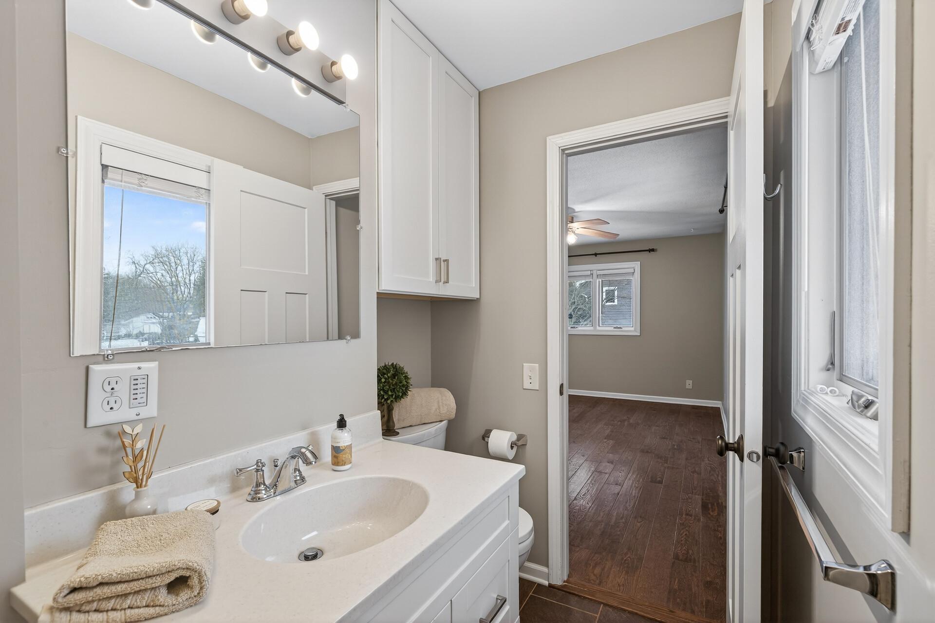 7155 Duluth Street Golden Valley, MN 55427 - Photo 15 of 44