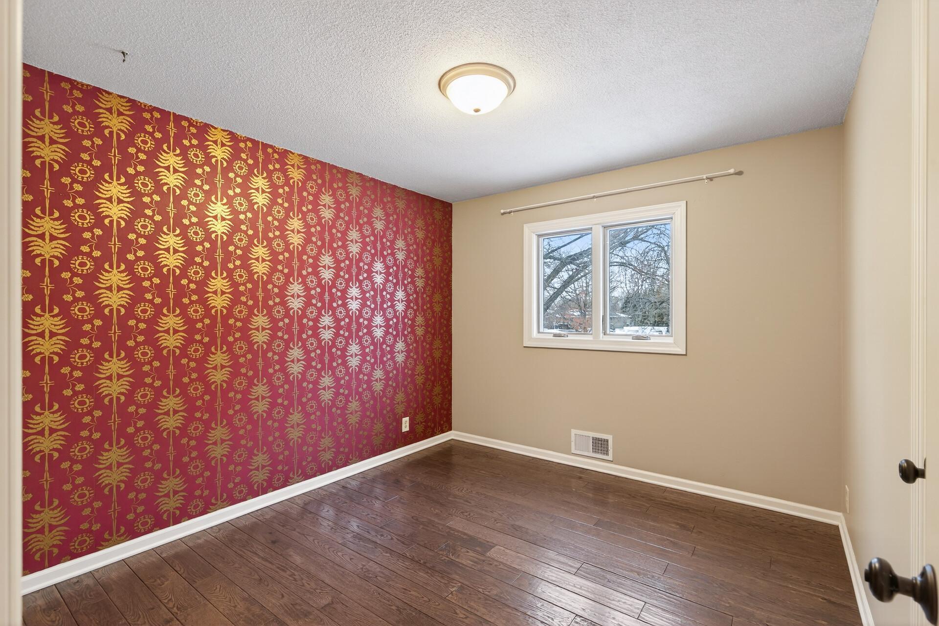 7155 Duluth Street Golden Valley, MN 55427 - Photo 19 of 44