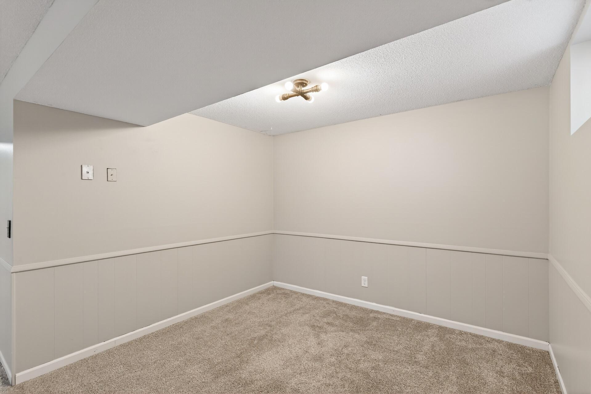 7155 Duluth Street Golden Valley, MN 55427 - Photo 23 of 44