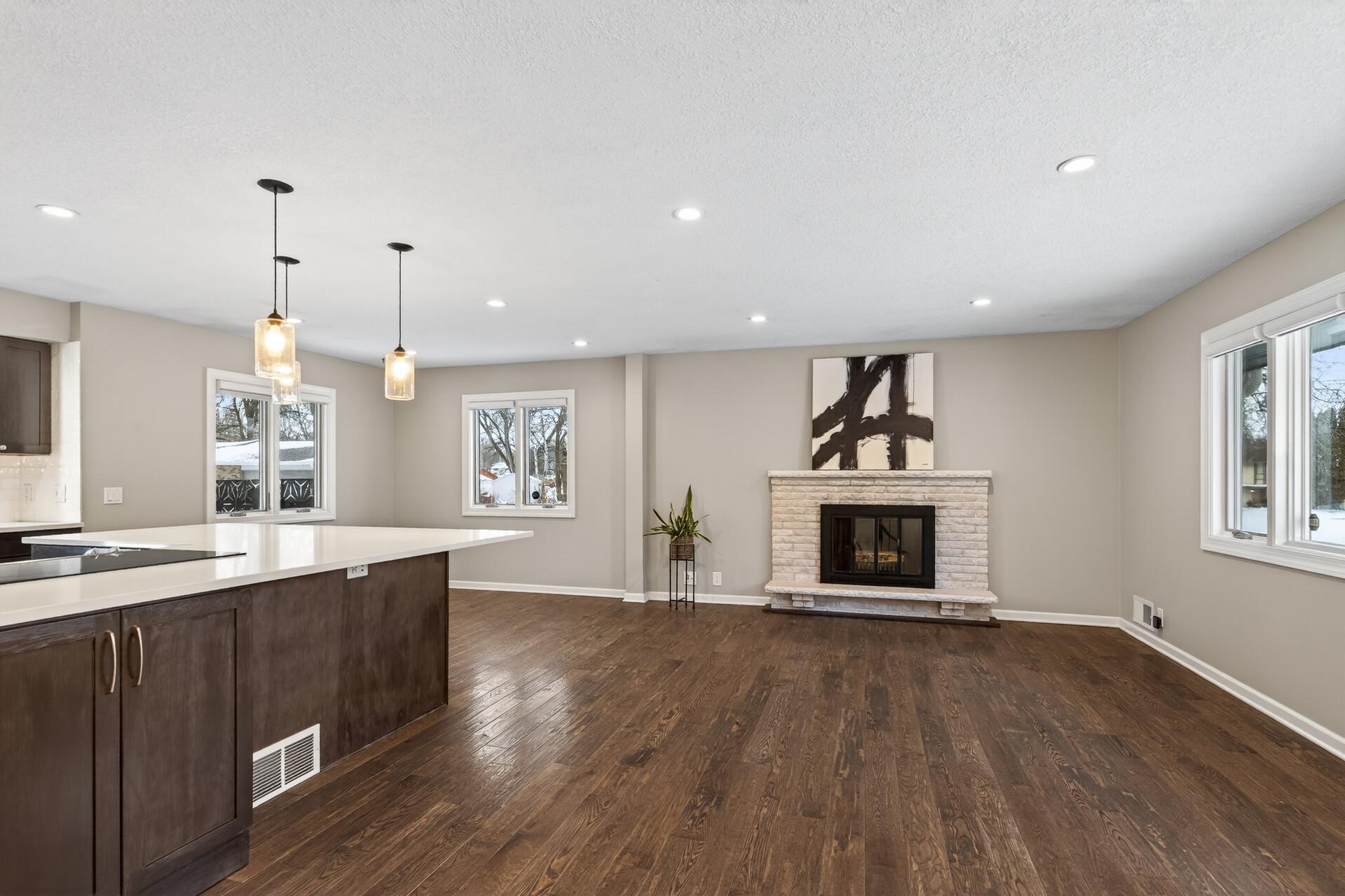 7155 Duluth Street Golden Valley, MN 55427 - Photo 7 of 44