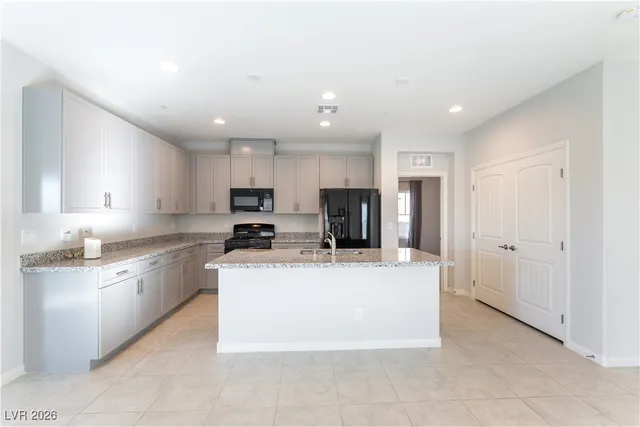 $2,295 | 747 North Water Street, Henderson, NV 89015