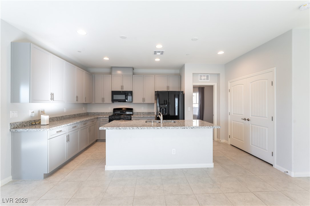 747 North Water Street Henderson, NV 89015 - Photo 3 of 10