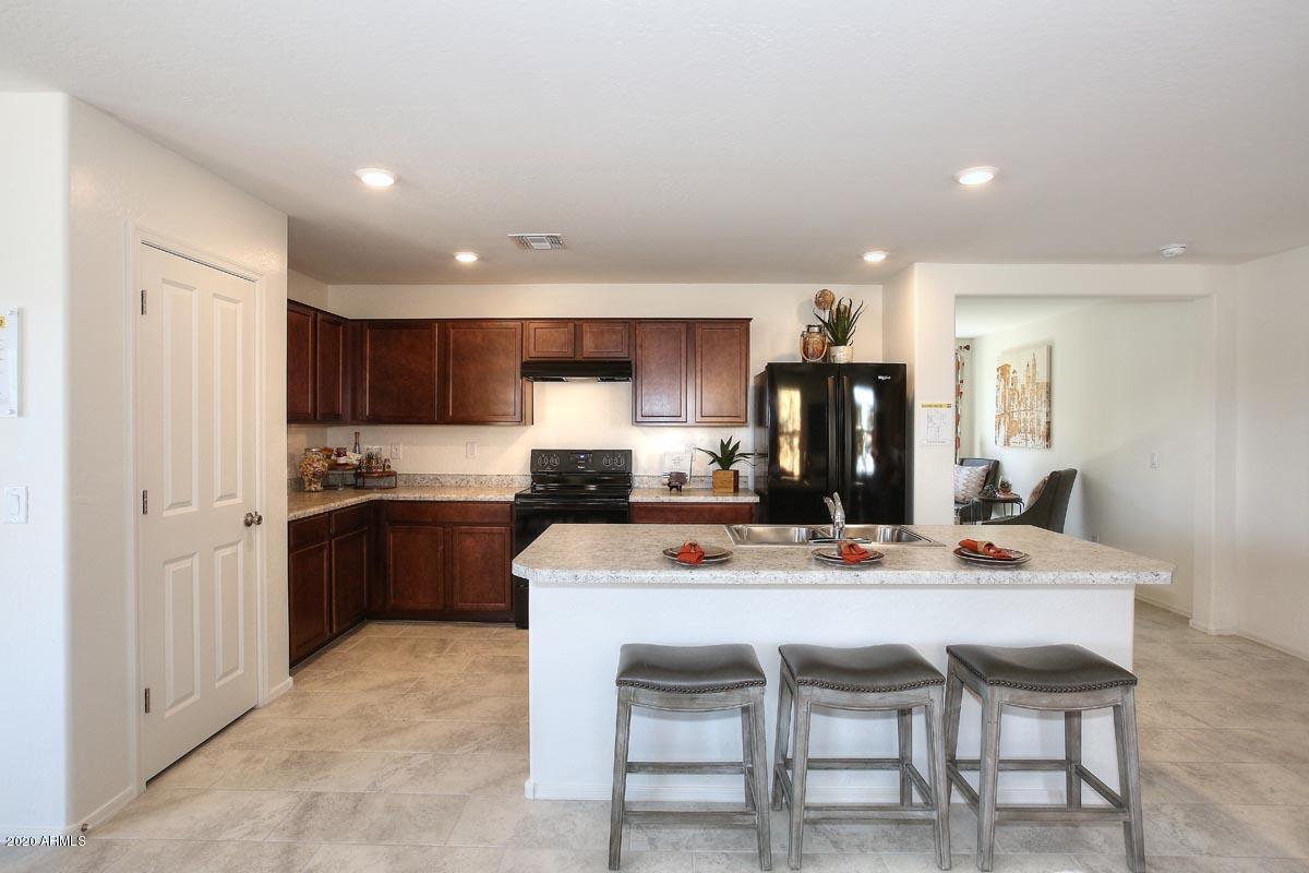 24195 Field Road Florence, AZ 85132 - Photo 11 of 43 Kitchen