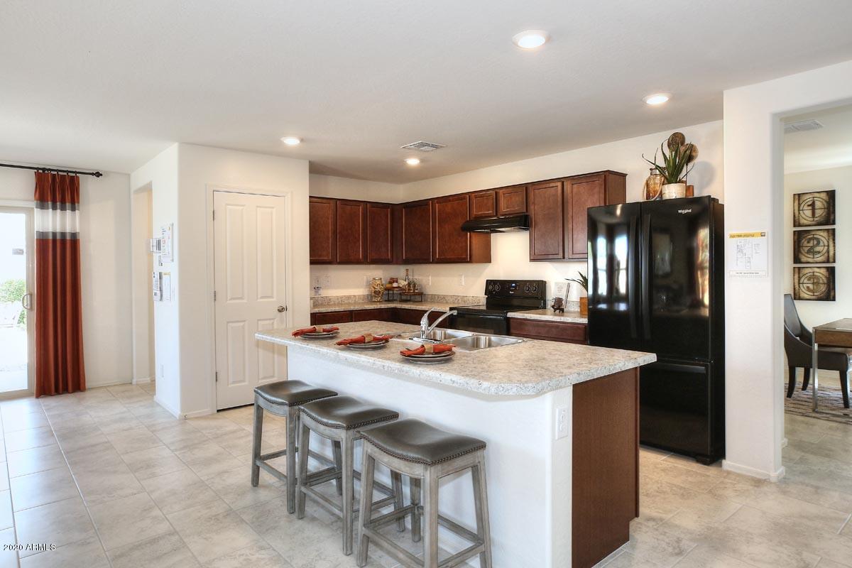 24195 Field Road Florence, AZ 85132 - Photo 12 of 43 Kitchen2