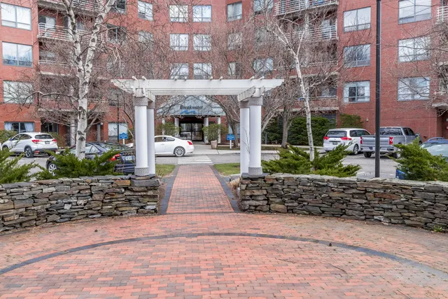 $240,000 | 148 Breakwater Drive, Unit 801, South Portland, ME 04106