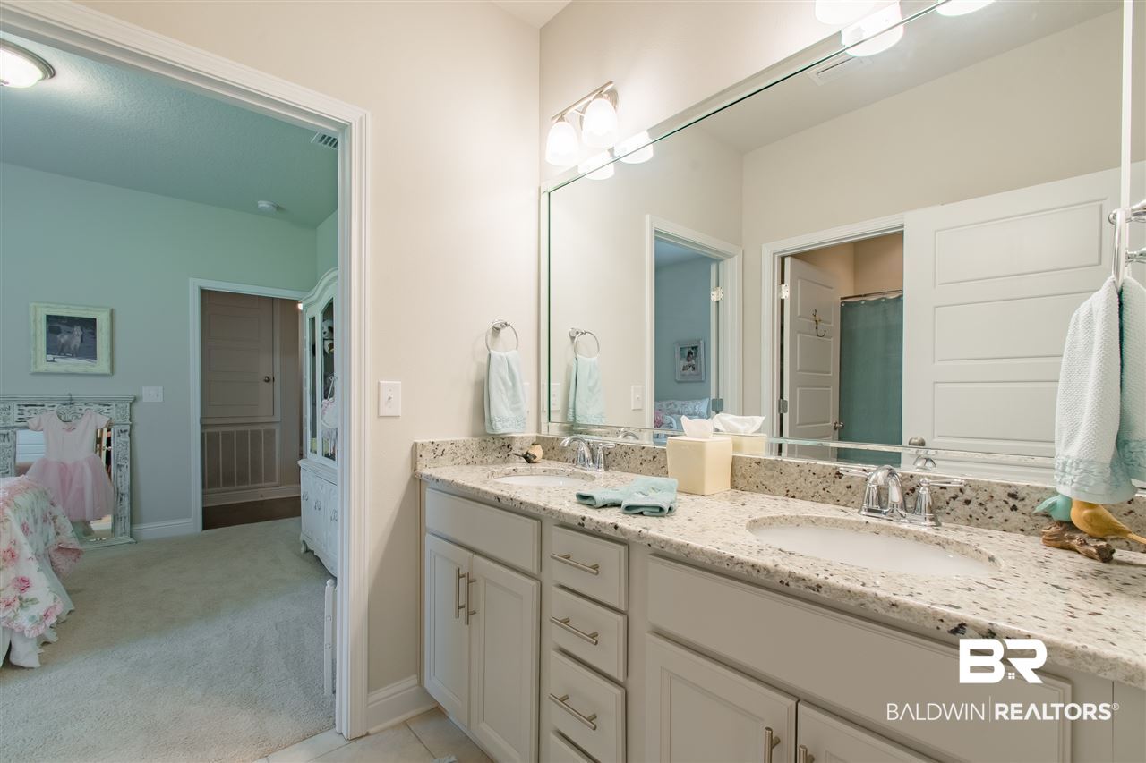 866 Onyx Lane Fairhope, AL 36532 - Photo 27 of 40 Jack and Jill Bathroom