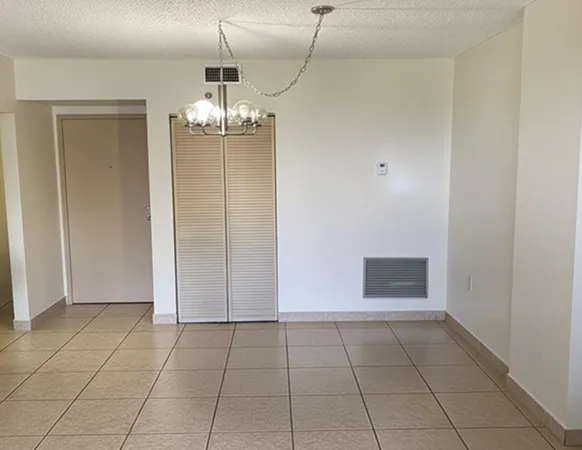 $1,750 | 901 Hillcrest Drive, Unit 307, Hollywood, FL 33021