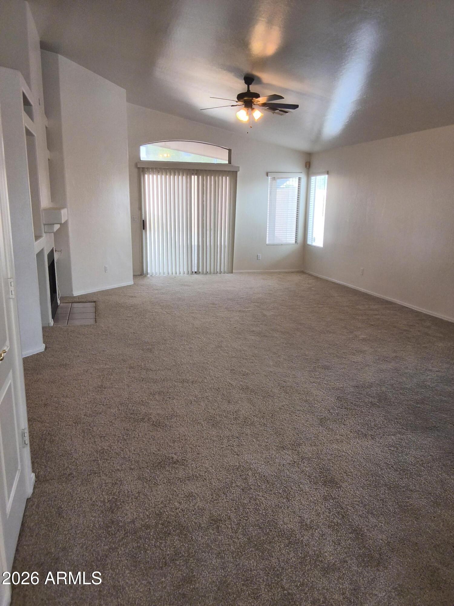 7228 South Roberts Road Tempe, AZ 85283 - Photo 10 of 27 Living Room