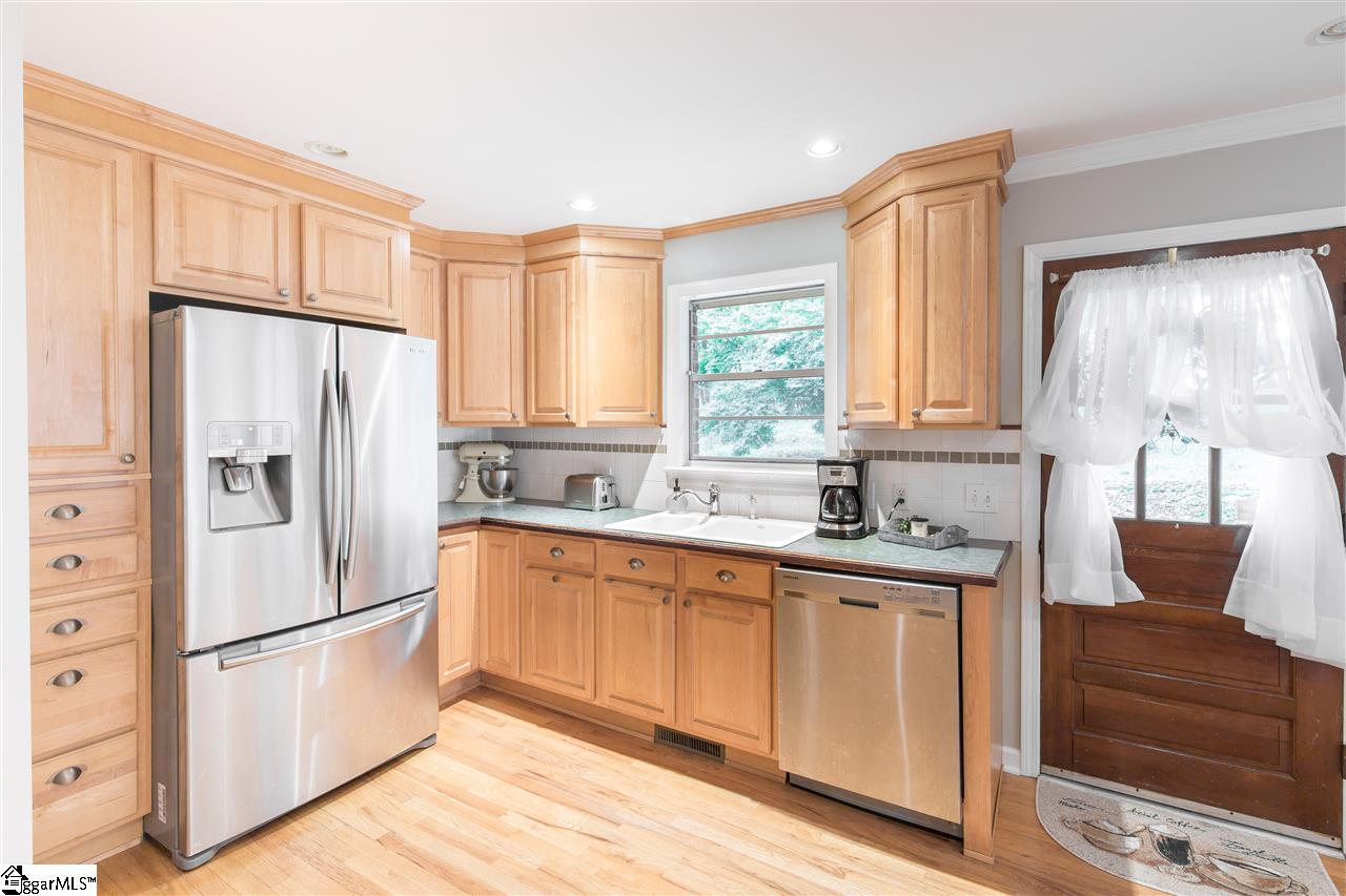 511 Edwards Mill Road Taylors, SC 29687 - Photo 5 of 29 Gallery Image 5