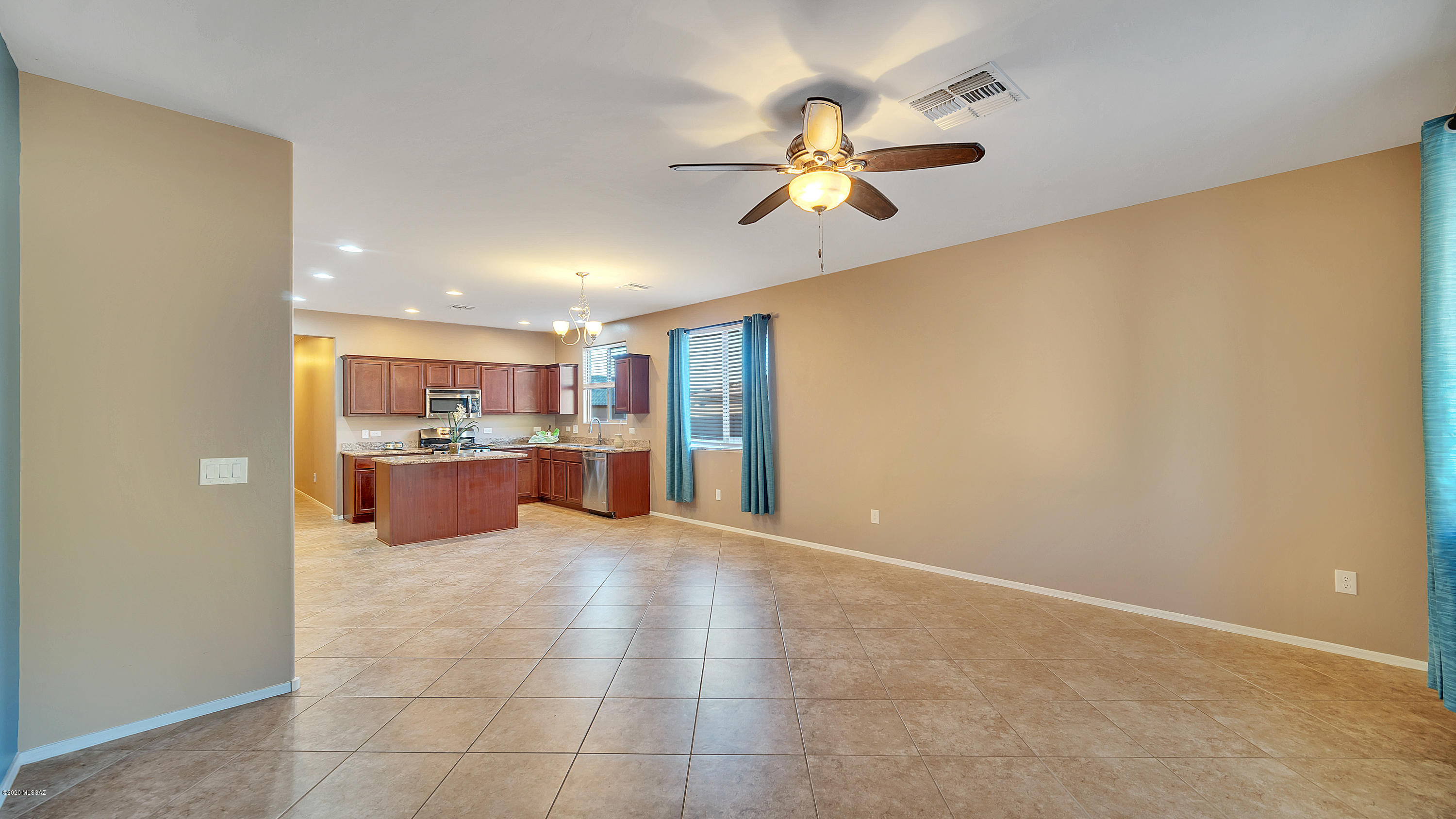 39049 South Running Roses Lane Tucson, AZ 85739 - Photo 24 of 33