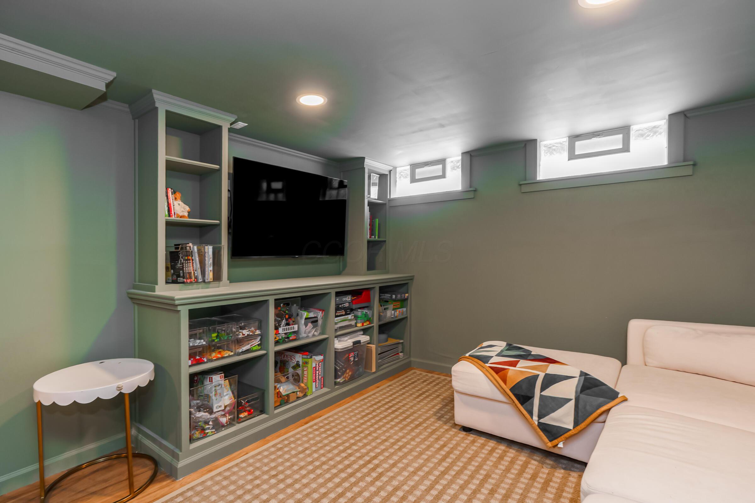 284 South Stanwood Road Columbus, OH 43209 - Photo 47 of 60 Lower Level Rec Room