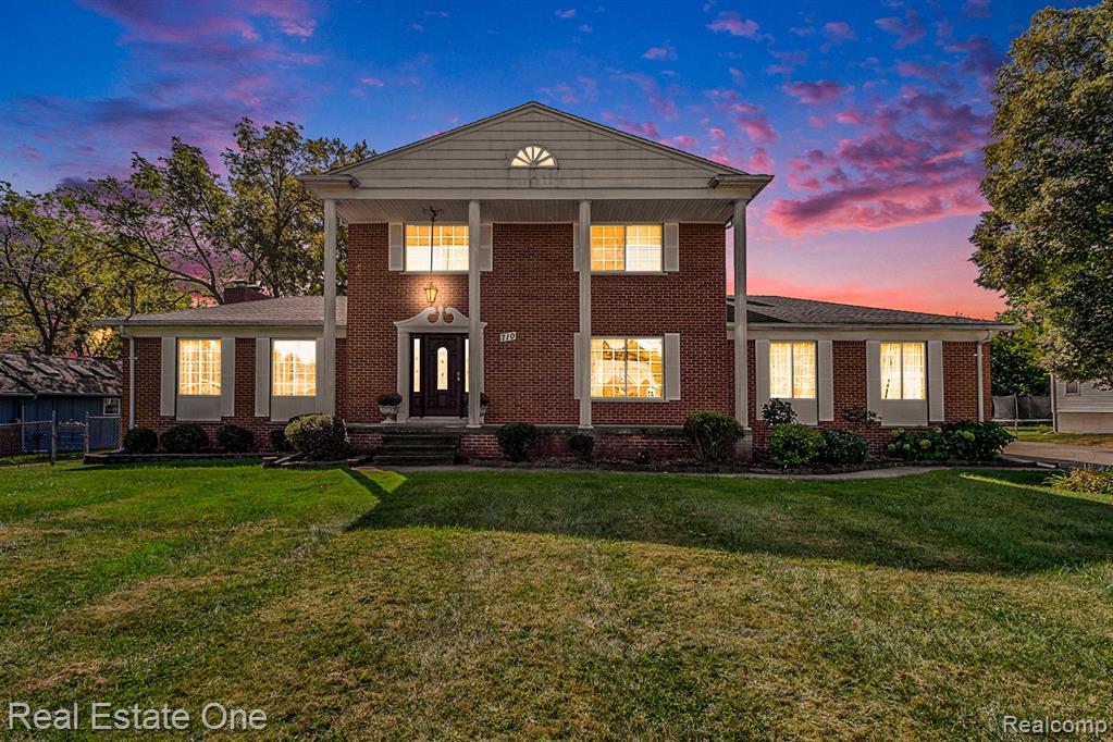 710 Creston Road Troy, MI 48085 - Photo 2 of 72