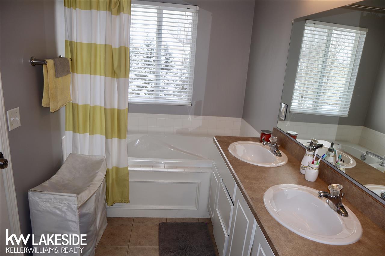 2092 Cattail Circle Rochester Hills, MI 48309 - Photo 36 of 48
