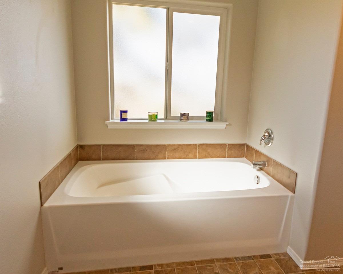 21223 Keyte Road Bend, OR 97701 - Photo 11 of 23 Additional Photo
