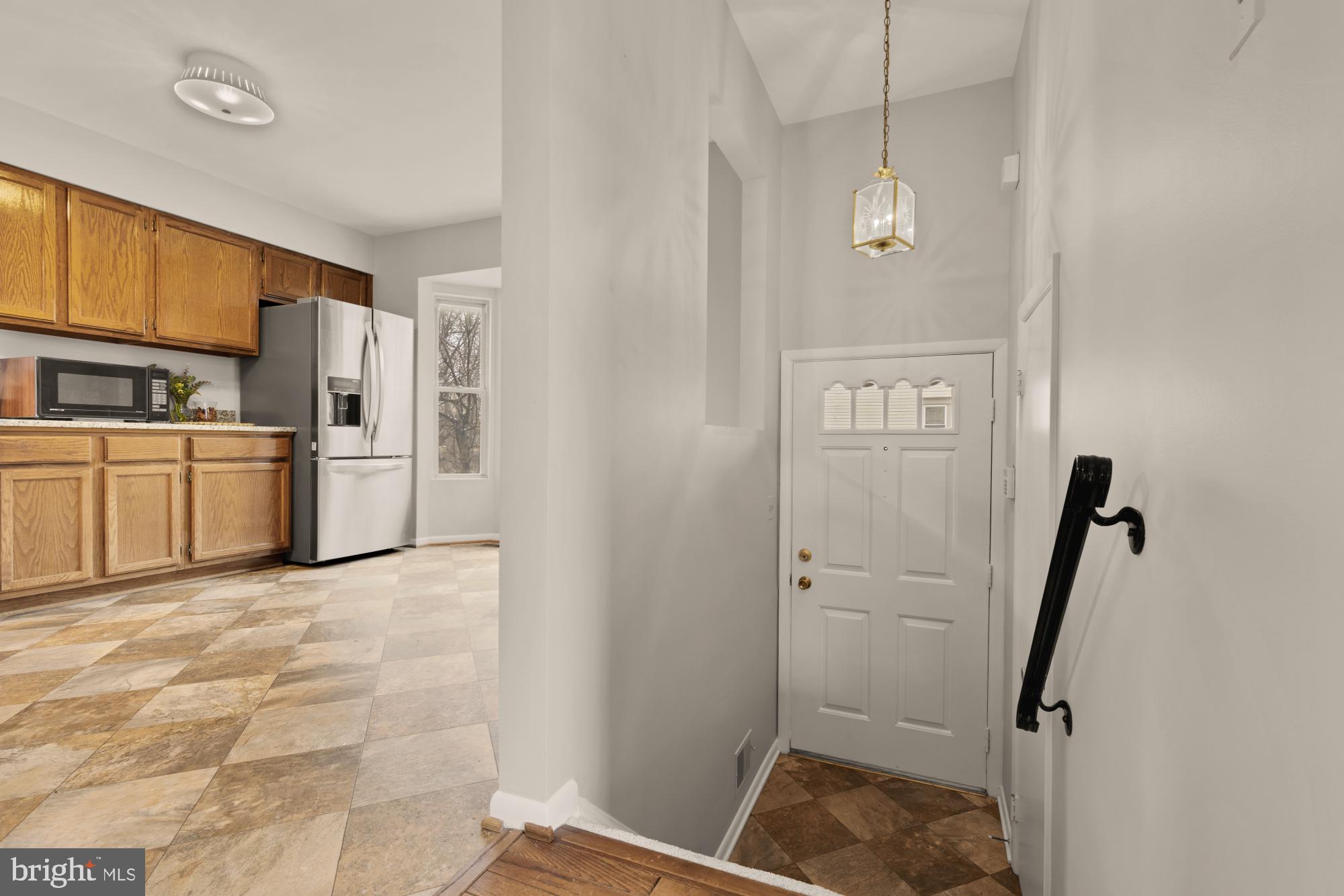 2890 Schoolhouse Circle Silver Spring, MD 20902 - Photo 5 of 44