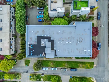 $318,990 | 919 2nd Avenue West, Unit 505, Seattle, WA 98119