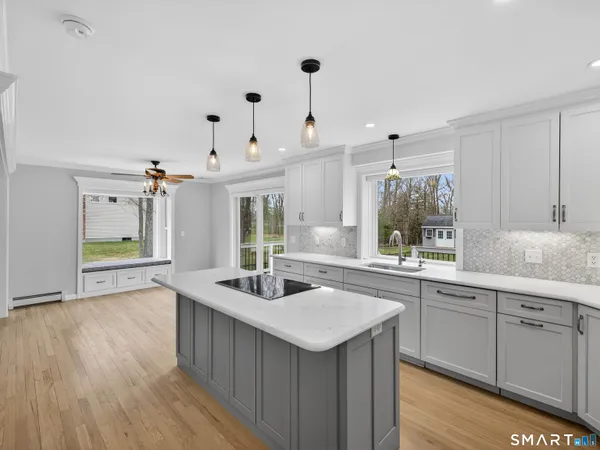 $529,900 | 31 Hebert Lane, Woodstock, CT 06281
