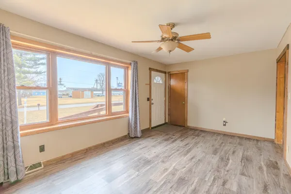 $202,500 | 2615 East 100 South, Knox, IN 46534