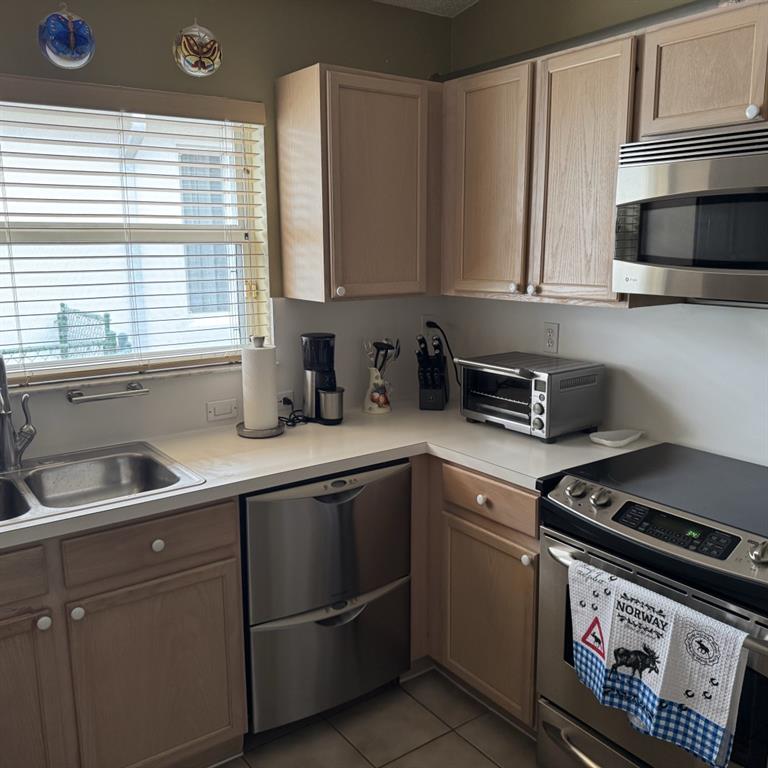 13487 Southwest 23rd Street Miramar, FL 33027 - Photo 19 of 29