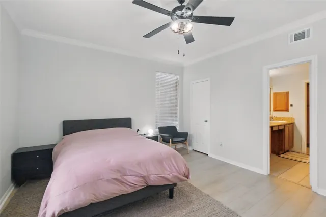 $149,000 | 2255 Braeswood Park Drive, Unit 166, Houston, TX 77030