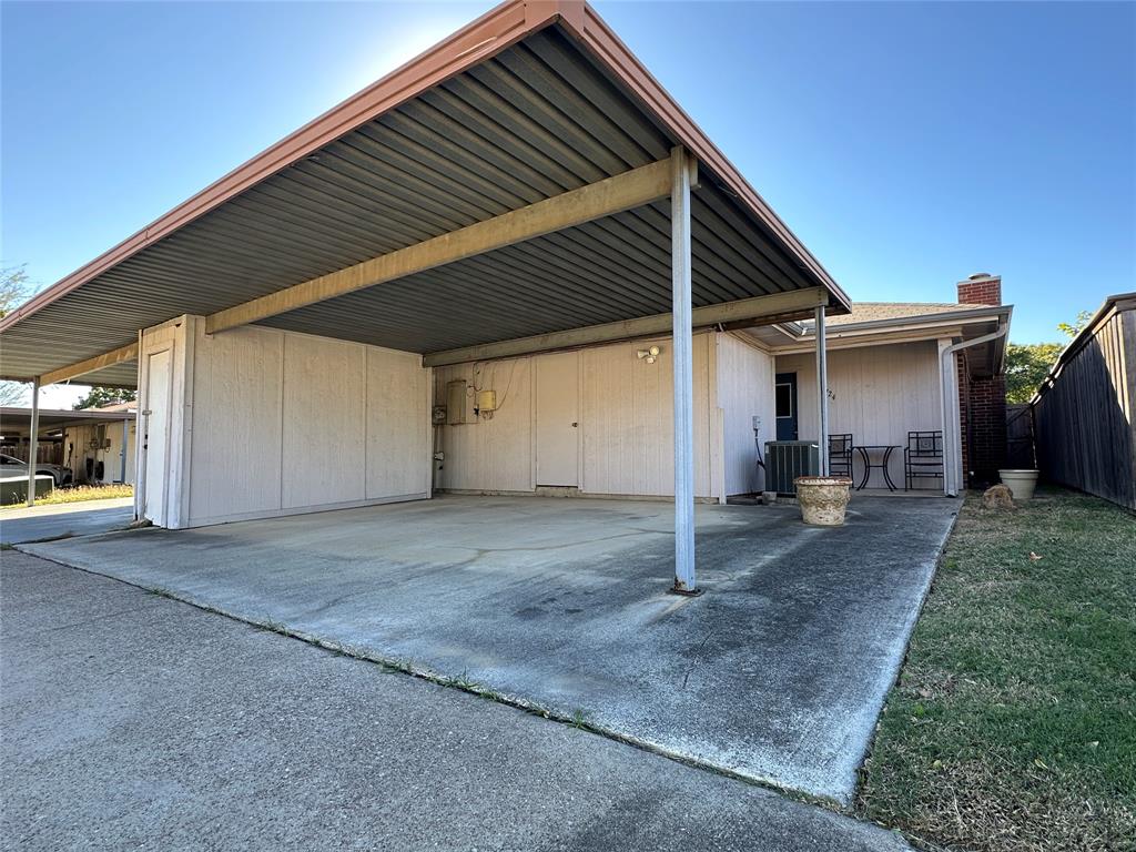 724 Cory Street Grapevine, TX 76051 - Photo 16 of 16 a backyard of a house
