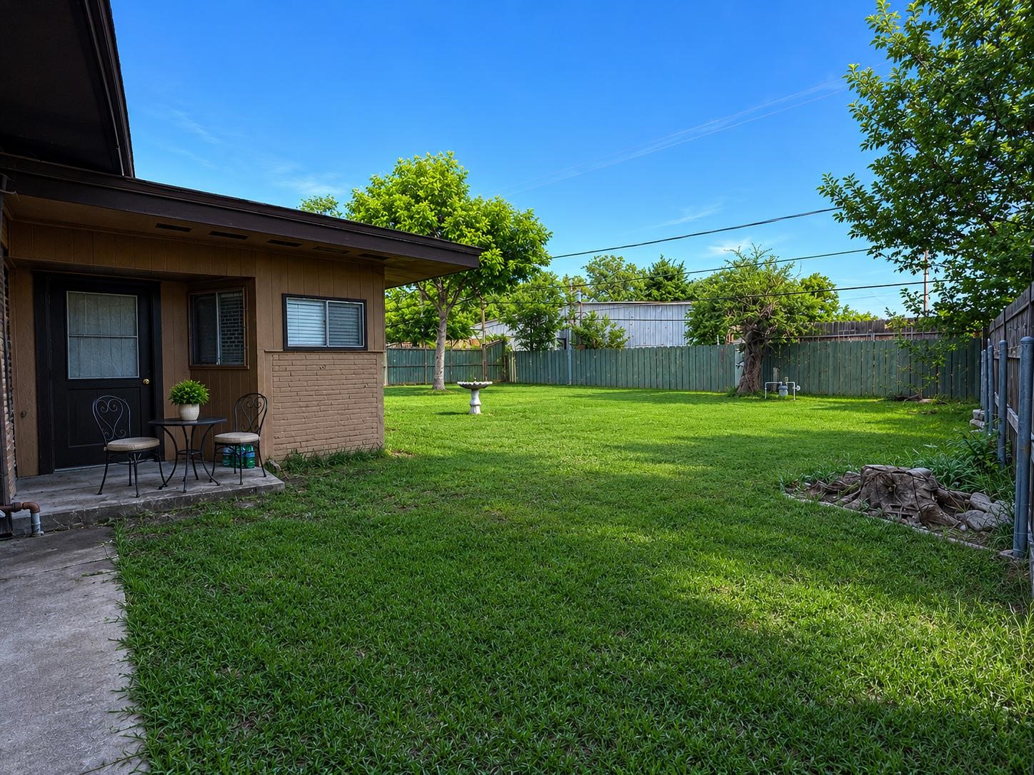 2119 Counter Point Drive Houston, TX 77055 - Photo 9 of 10 VIRTUALLY STAGED