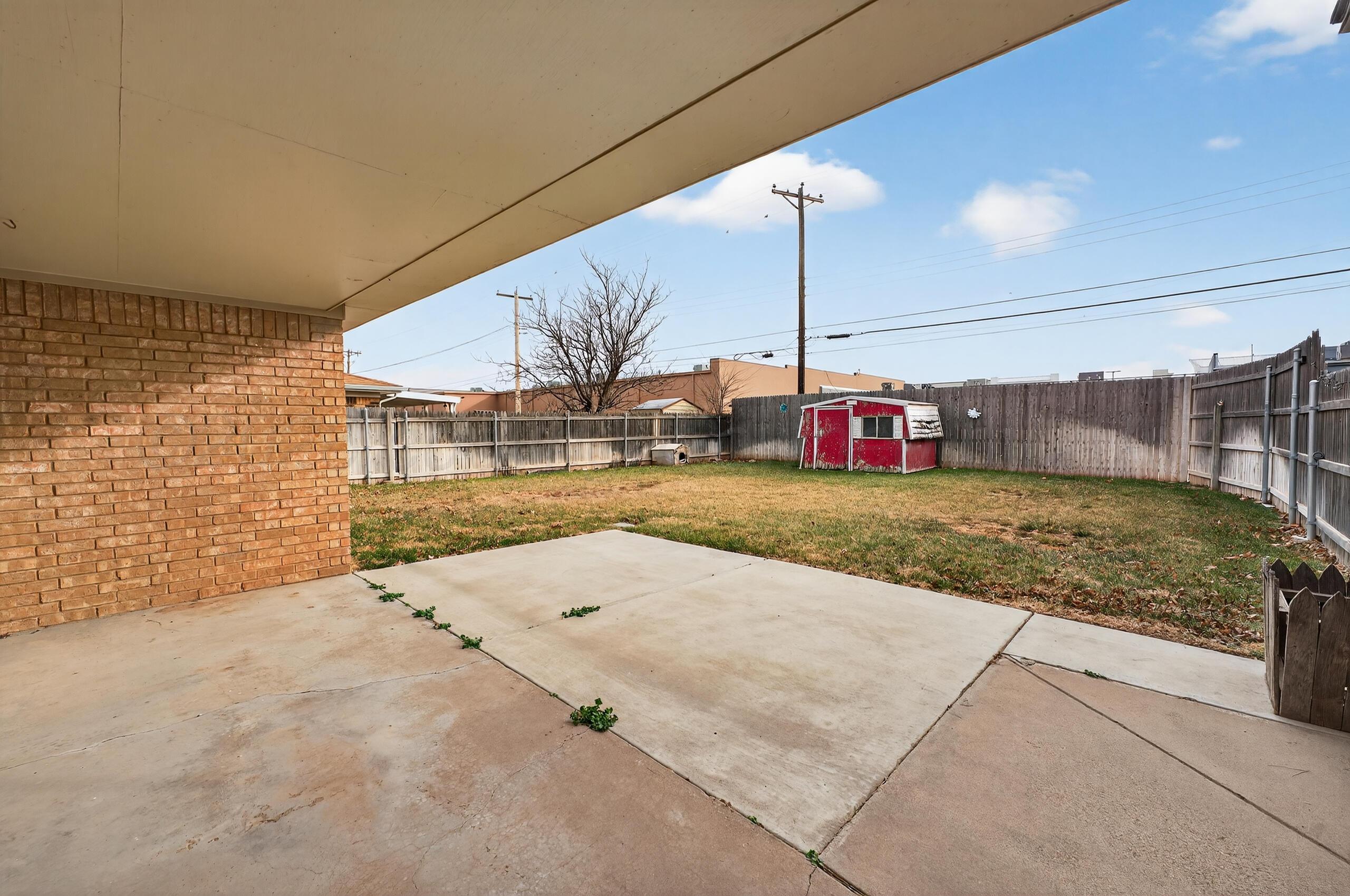 7313 Holyoke Trail Amarillo, TX 79121 - Photo 52 of 56 a view of a couches in front of a building