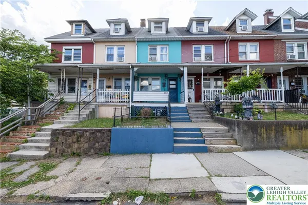 $150,000 | 204 Clearfield Street, Freemansburg, PA 18017