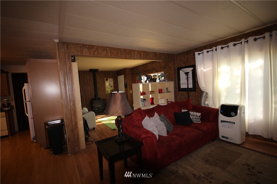 18820 Mountain View Road Northeast Duvall, WA 98019 - Photo 11 of 15 Gallery Image 11