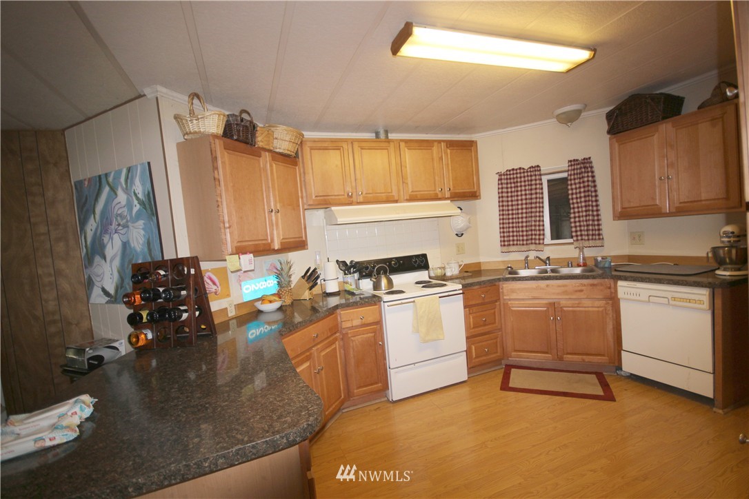 18820 Mountain View Road Northeast Duvall, WA 98019 - Photo 6 of 15 Gallery Image 6