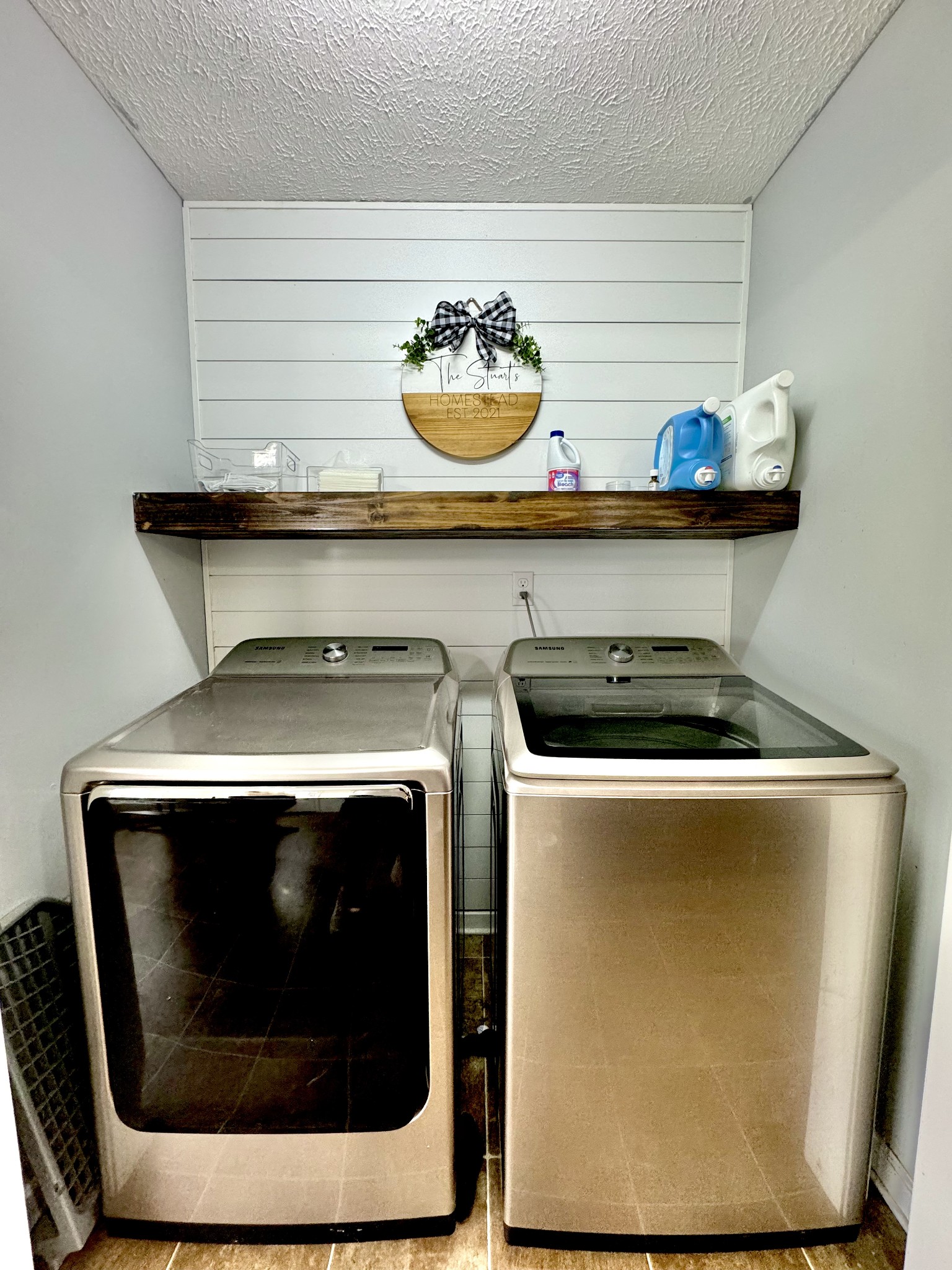 3769 Suiter Road Clarksville, TN 37040 - Photo 4 of 10 a close view of washer and dryer