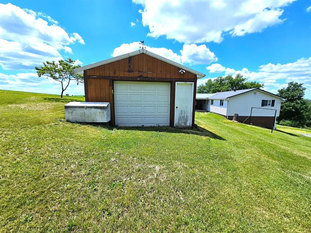 640 Taylorstown Ridge Road Taylorstown, PA 15365 - Photo 16 of 37