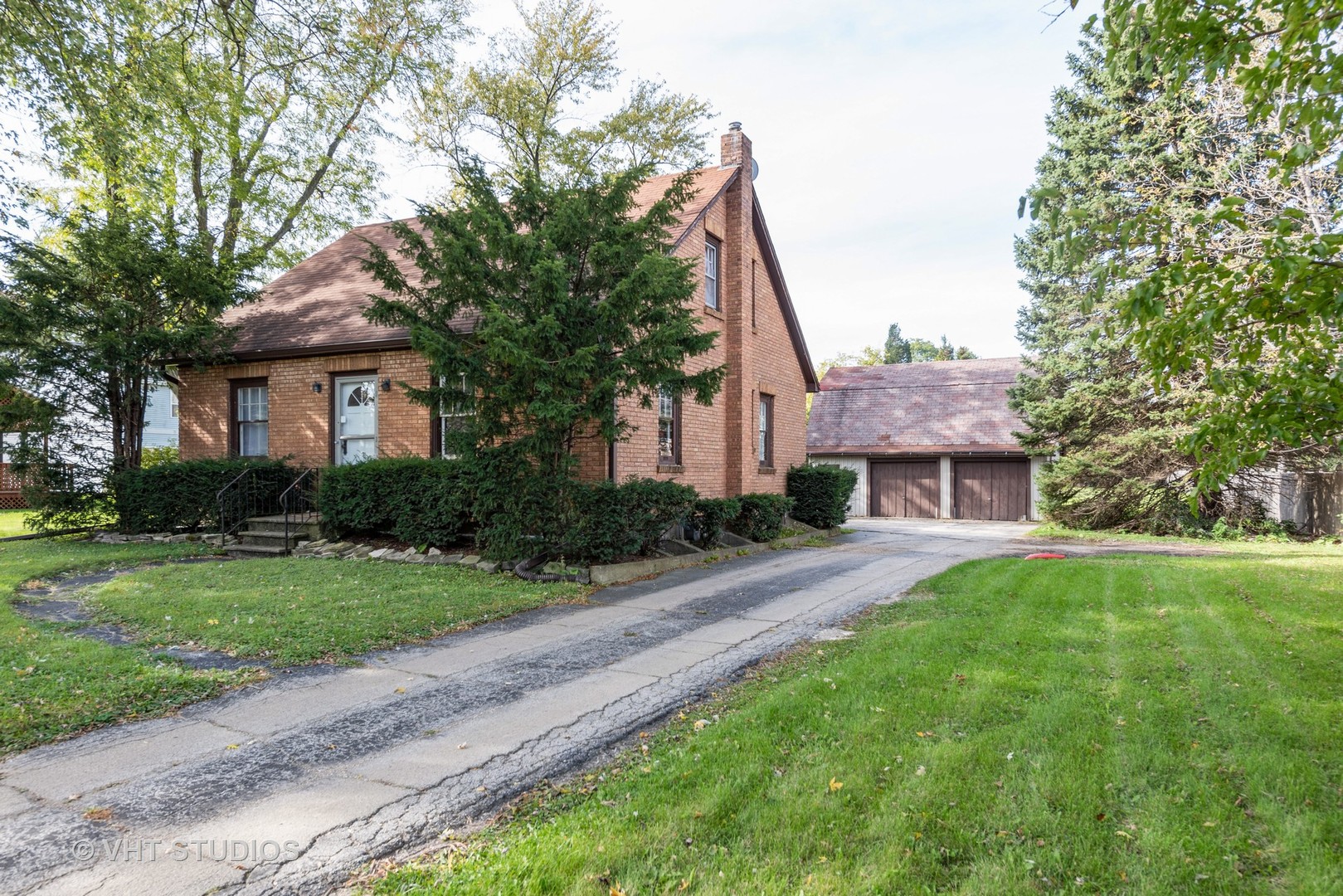 948 South Plum Grove Road Palatine, IL 60067 - Photo 1 of 10