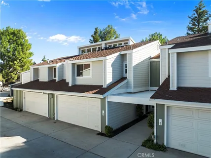 $789,000 | 10061 Melinda Way, Unit 2, Northridge, CA 91325