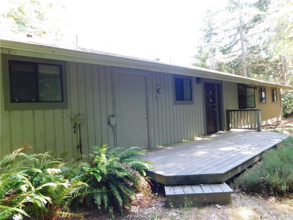 6048 Young Road Northwest Olympia, WA 98502 - Photo 2 of 23 Gallery Image 2