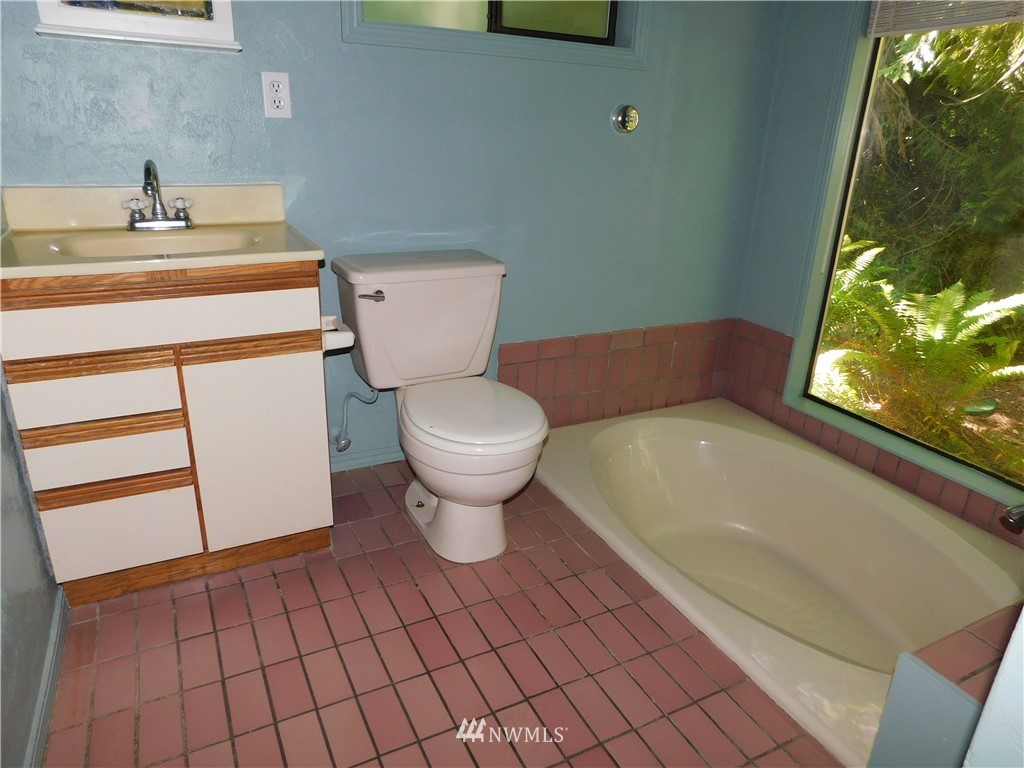 6048 Young Road Northwest Olympia, WA 98502 - Photo 15 of 23 Gallery Image 15