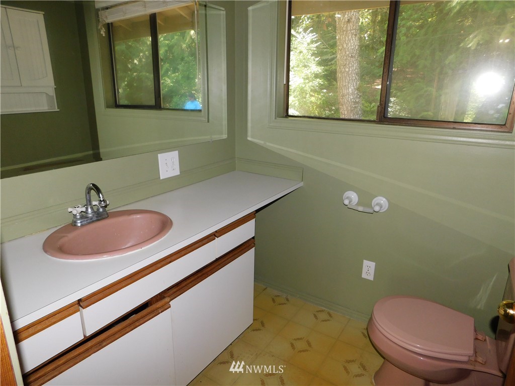 6048 Young Road Northwest Olympia, WA 98502 - Photo 8 of 23 Gallery Image 8