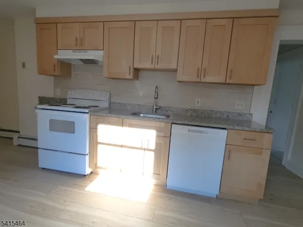 $899,900 | 15 East Clay Avenue, Roselle Park, NJ 07204