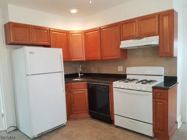 $899,900 | 15 East Clay Avenue, Roselle Park, NJ 07204
